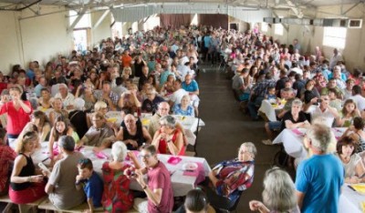 Repas autour du boeuf à la foire gourmande d'Alban - 2015 © D. Delpoux