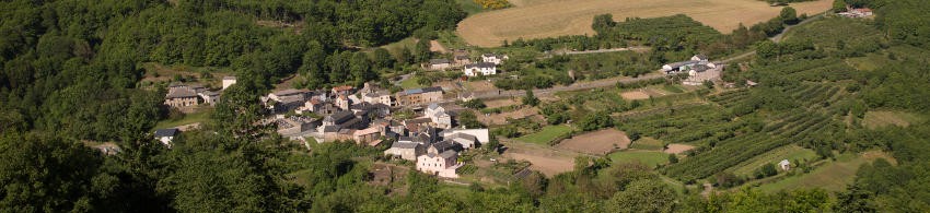 Vue sur le village de Miolles