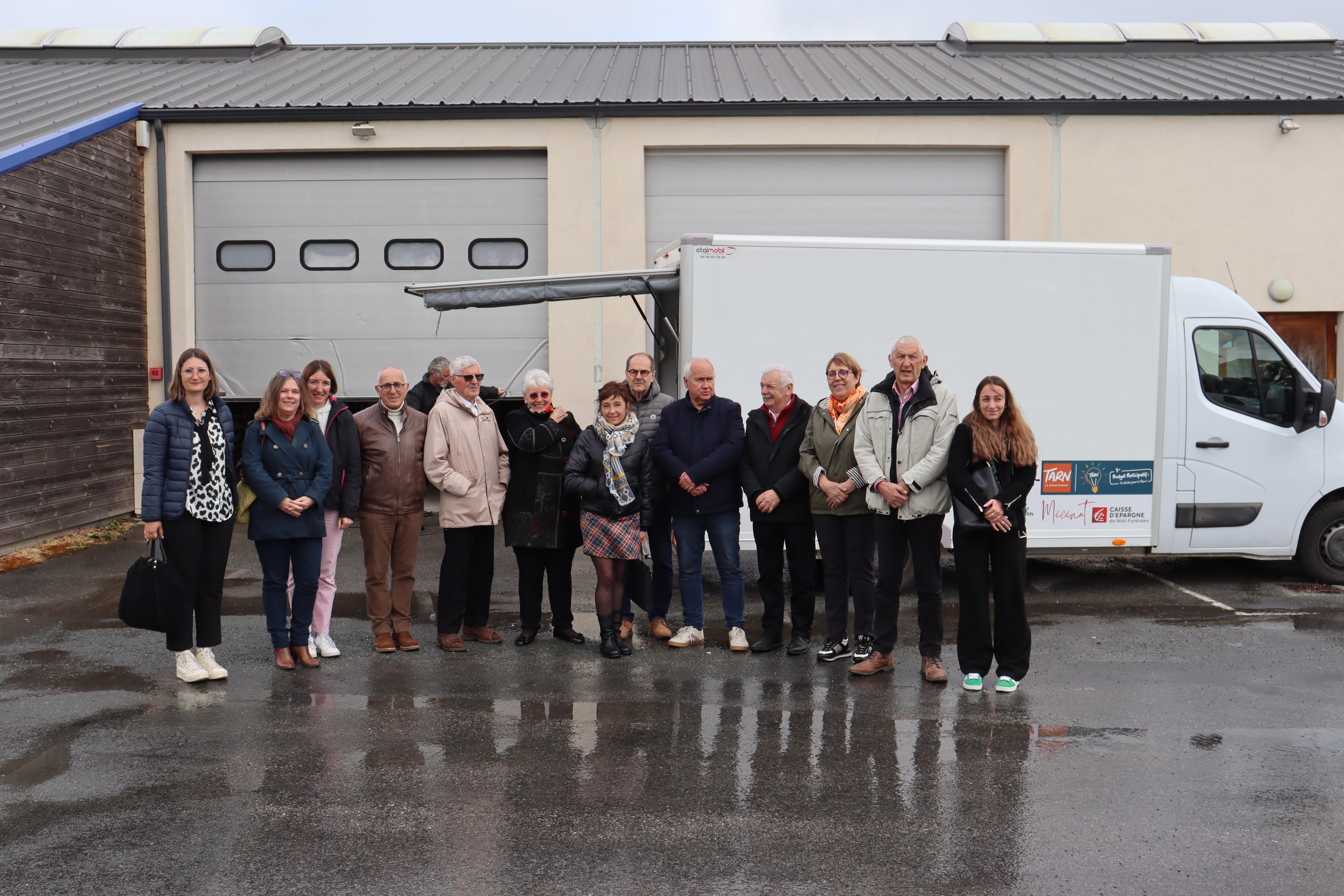 Inauguration du centre itinérant des "Restos du cœur" 