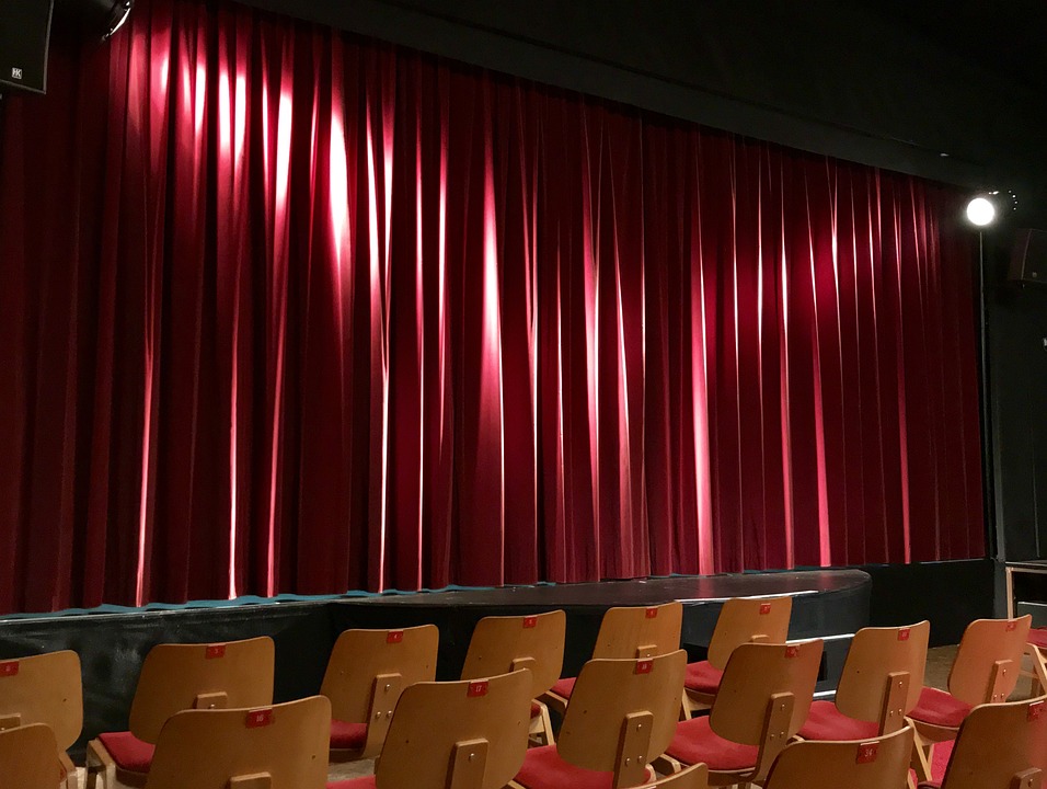 Pièce de théâtre, à Bellegarde